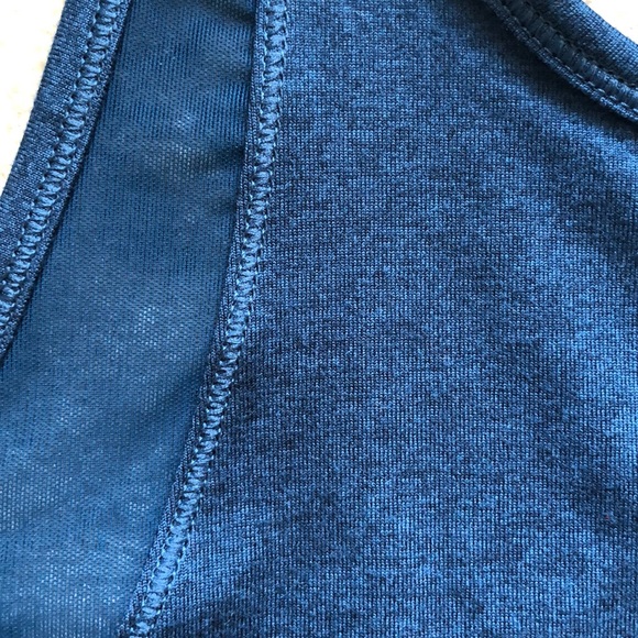 old navy active tank top - Picture 2 of 5